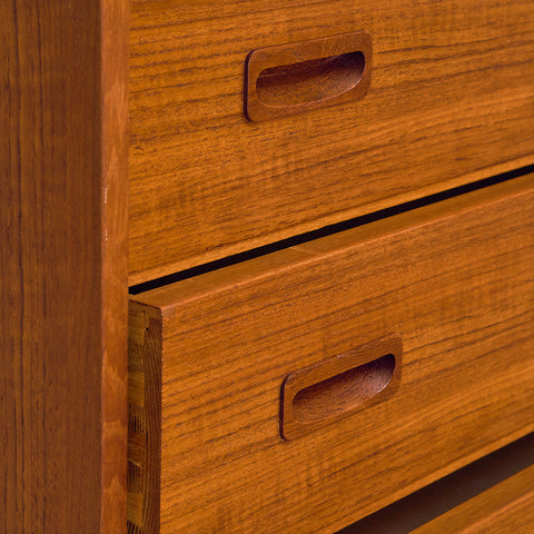 Danish chest of drawers in teak