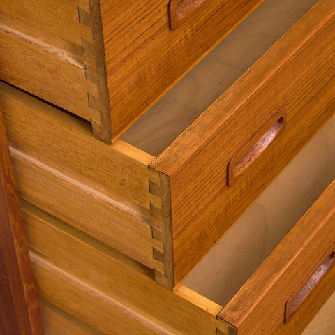 Danish chest of drawers in teak