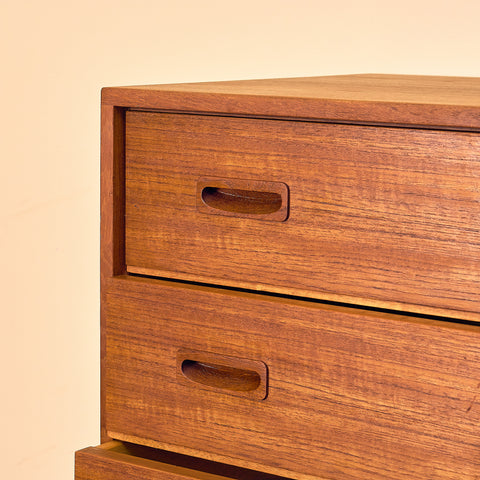 Danish chest of drawers in teak