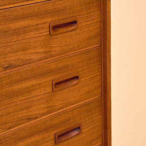 Danish chest of drawers in teak