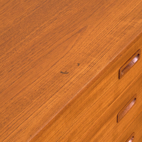 Danish chest of drawers in teak