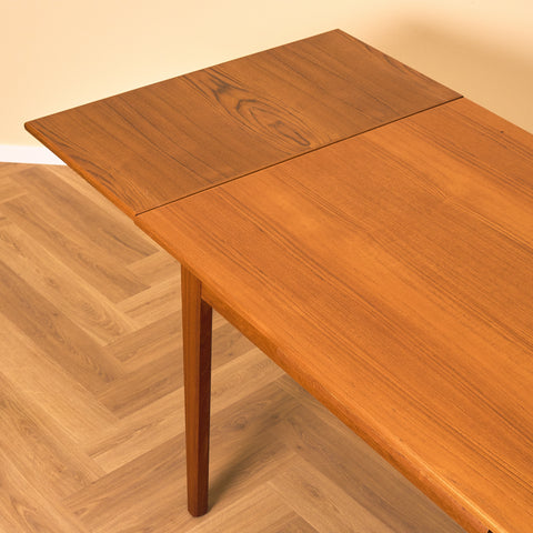 Danish dining table in teak