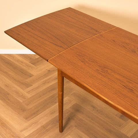 Danish dining table in teak