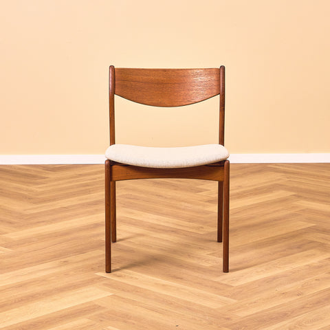 Danish dining chairs in teak by P.E. Jørgensen for Farso Stolefabrik