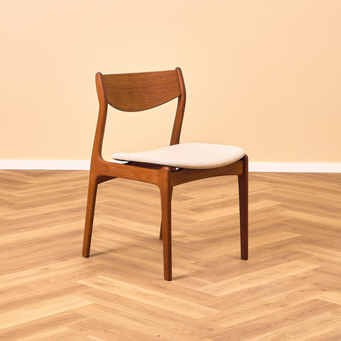 Danish dining chairs in teak by P.E. Jørgensen for Farso Stolefabrik