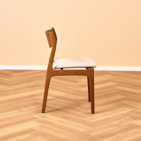 Danish dining chairs in teak by P.E. Jørgensen for Farso Stolefabrik