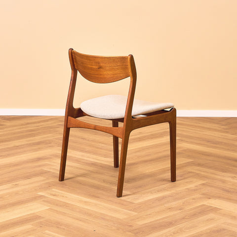 Danish dining chairs in teak by P.E. Jørgensen for Farso Stolefabrik