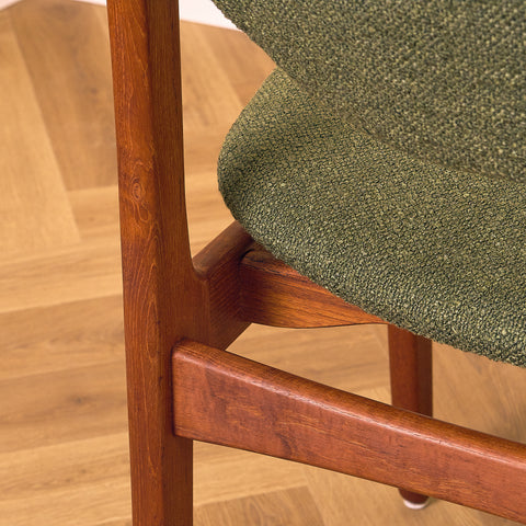 Danish dining chairs in teak by Platinumliving Furniture