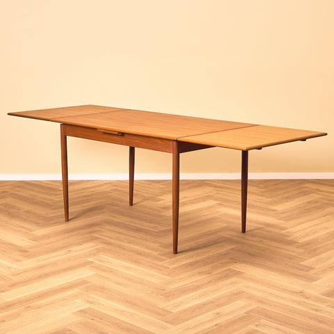Danish dining table in teak