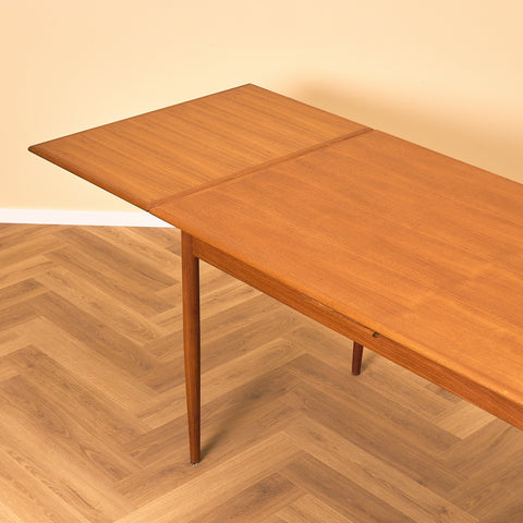 Danish dining table in teak