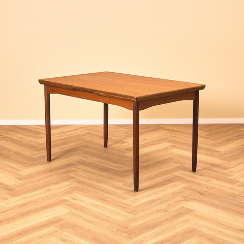 Danish dining table in teak