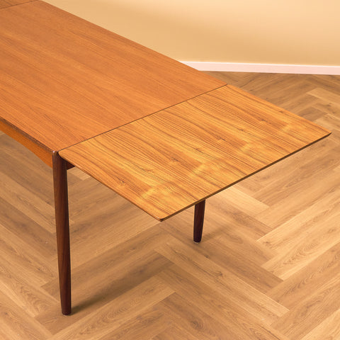 Danish dining table in teak