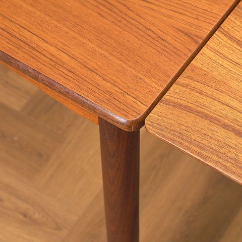Danish dining table in teak