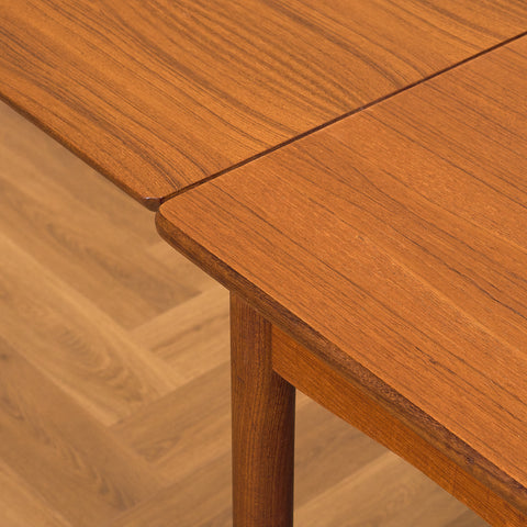 Danish dining table in teak