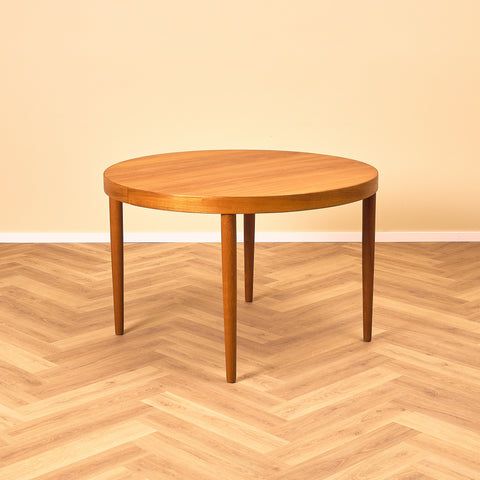 Danish round dining table in teak by Willy Schou Andersen