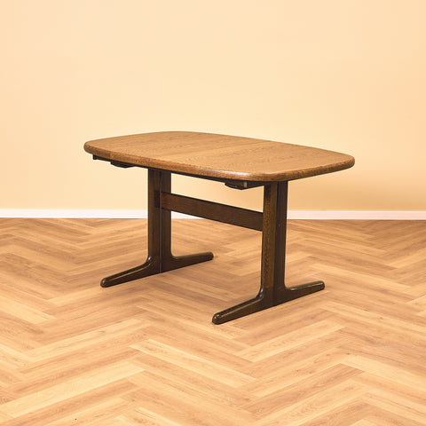 Danish oval dining table in oak by Skovby Møbelfabrik