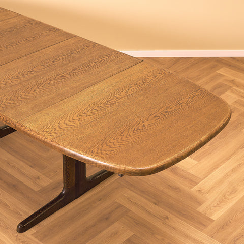Danish oval dining table in oak by Skovby Møbelfabrik