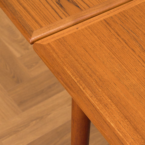 Danish dining table in teak