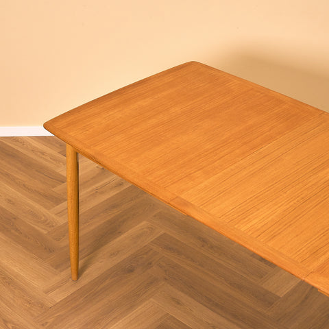 Swedish dining table in teak and oak by AB Lammhults möbler