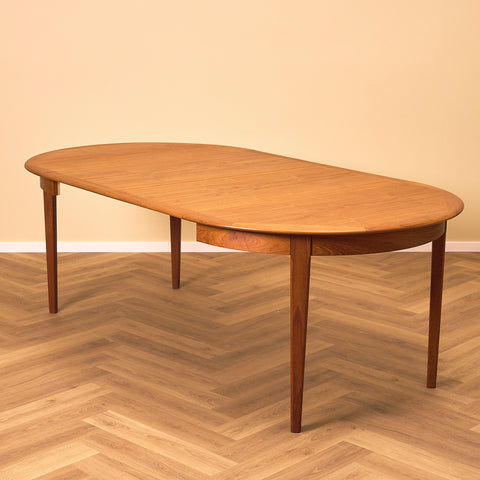 Danish round dining table in teak by Poul Martin Nielsen for Nordvestfyns Møbelfabrik