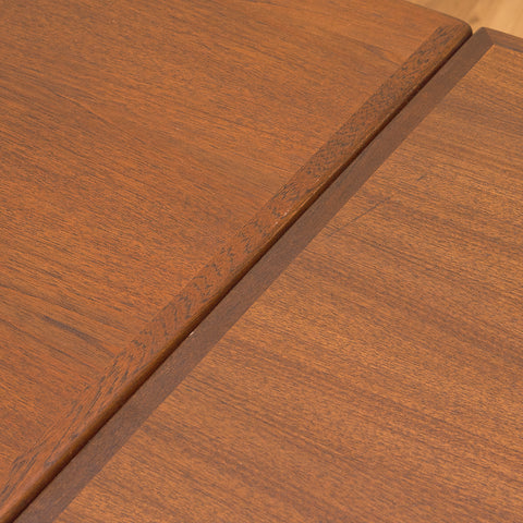 Danish dining table in teak
