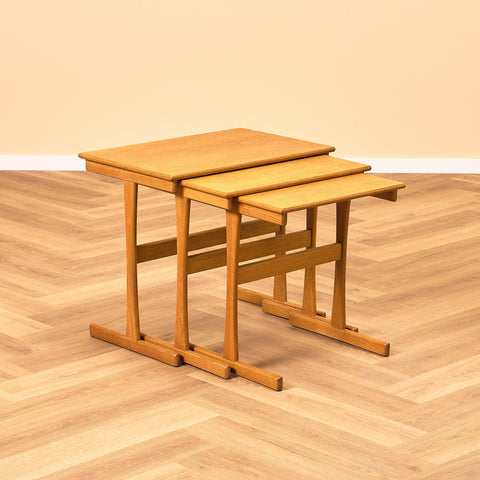 Danish set of nest of tables in oak by Vildbjerg Mobelfabrik