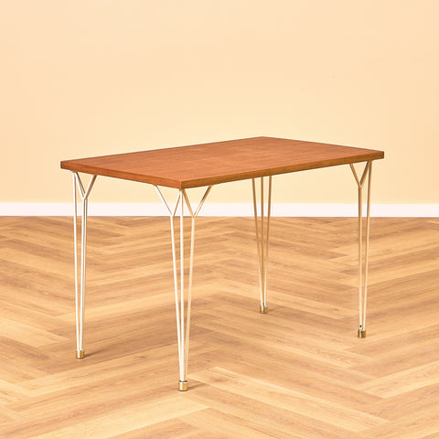 Swedish side table in mahogany by Nisse & Kasja Strinning