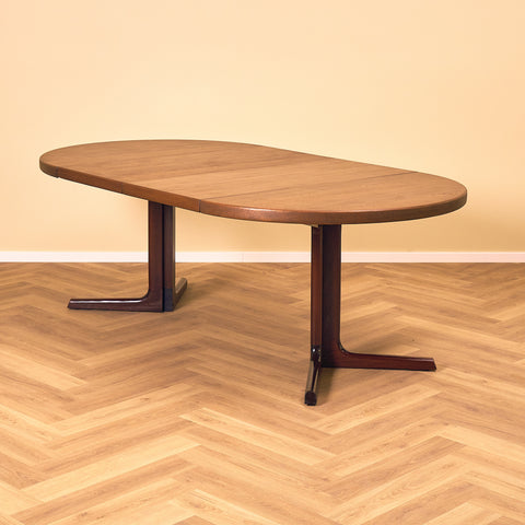 Danish round dining table in mahogany by Farstrup