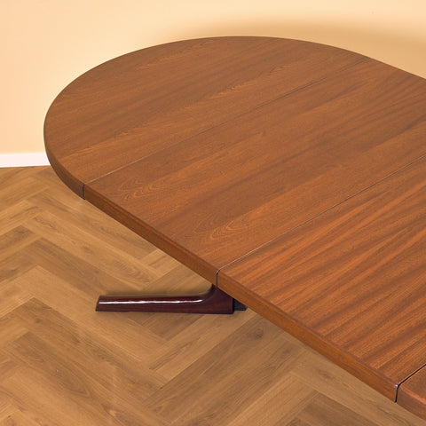 Danish round dining table in mahogany by Farstrup