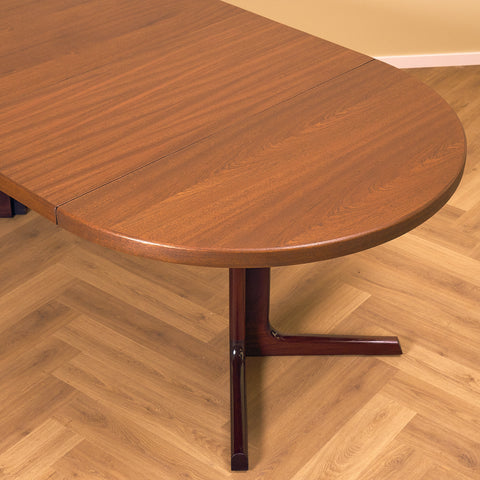 Danish round dining table in mahogany by Farstrup