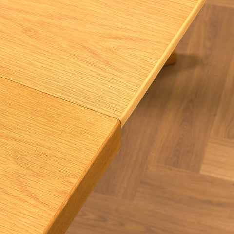 Danish round dining table in oak by V.S Andersen