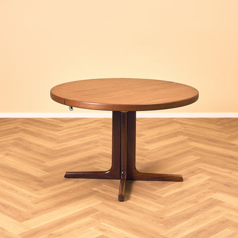 Danish round dining table in mahogany by Farstrup
