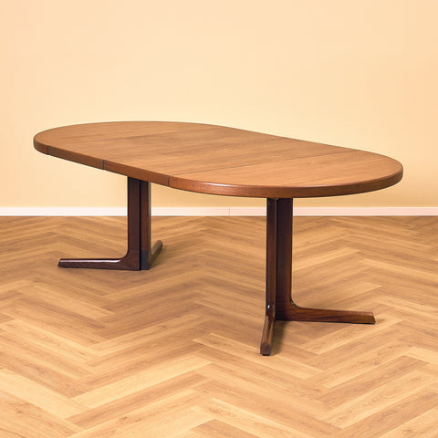 Danish round dining table in mahogany by Farstrup