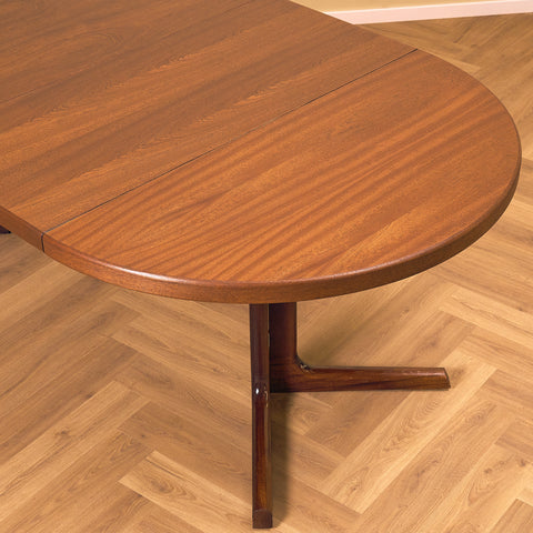 Danish round dining table in mahogany by Farstrup