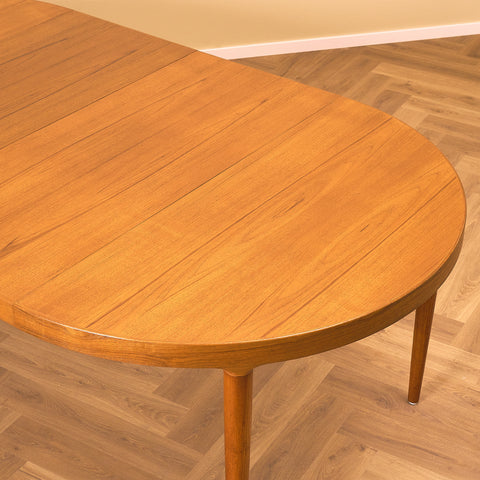 Danish round dining table in teak by Skovmand & Andersen for Moreddi