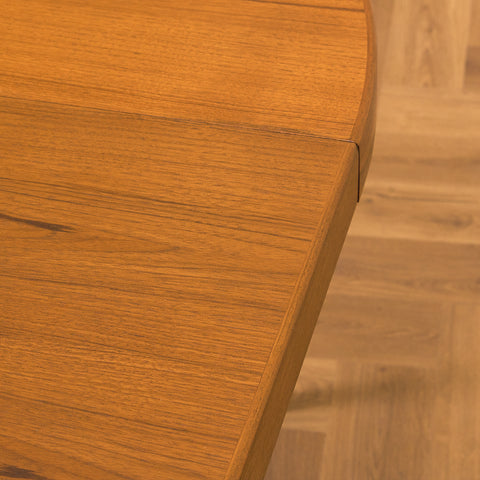 Danish round dining table in teak by Skovmand & Andersen for Moreddi
