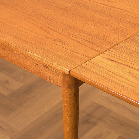 Danish dining table in teak and oak