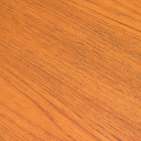 Danish dining table in teak and oak