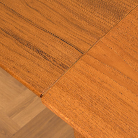Danish dining table in teak and oak