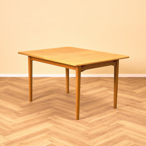 Swedish rectangular dining table in oak, model 'Calmare nyckel' by Carl Malmsten