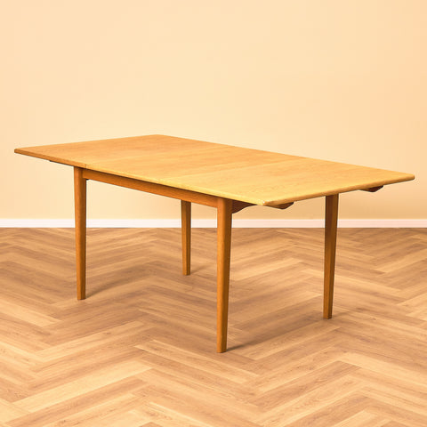 Swedish rectangular dining table in oak, model 'Calmare nyckel' by Carl Malmsten