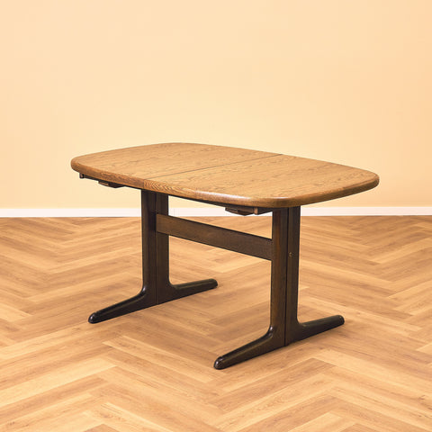 Danish oval dining table in oak by Skovby Møblefabrik