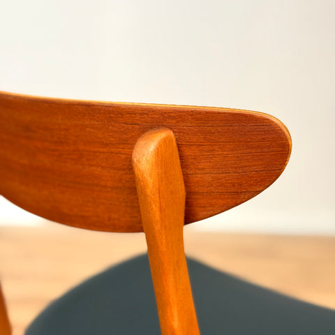 Danish set of 4 dining chairs 'model 210' in teak by Farstrup