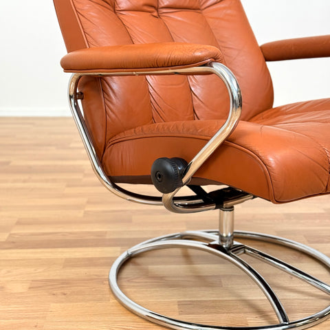 Norwegian armchairs in leather and chrome by Ekorners, Stressless