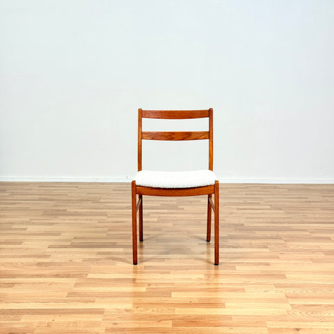 Swedish set of 4 dining chairs in oak