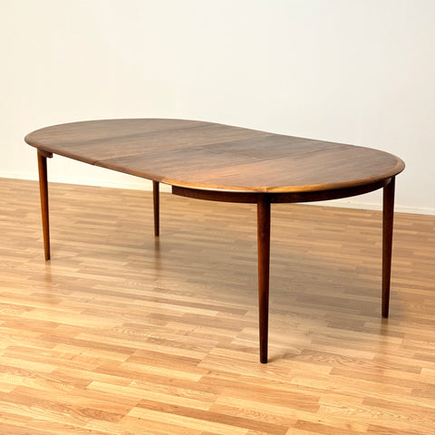 Danish round dining table in walnut