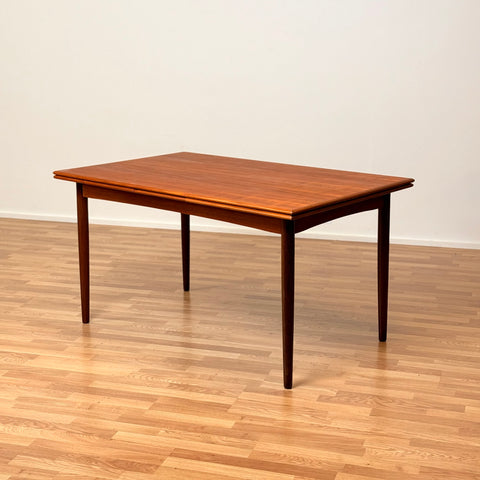 Danish dining table with in teak