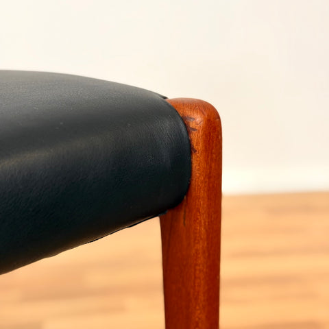 Danish set of 6 dining chairs 'model 71' by Niels O. Moller