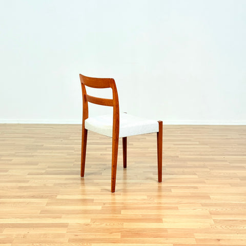 Swedish set of 4 dining chairs "Garmi" by Nilson Jonsson for Troeds