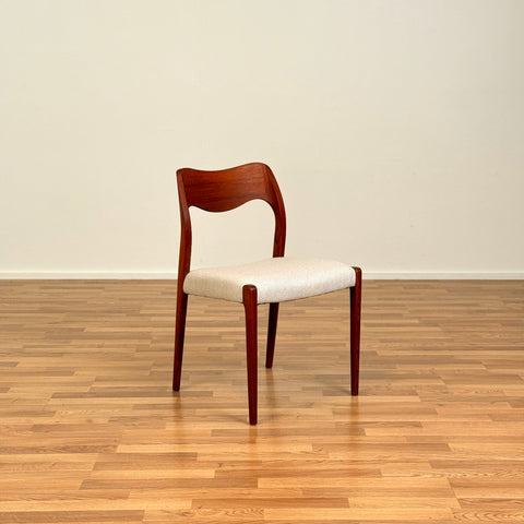Danish set of 4 dining chairs 'model 71' by Niels O. Moller